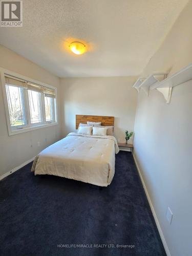 29 Nicholson Drive, Barrie, ON - Indoor Photo Showing Bedroom