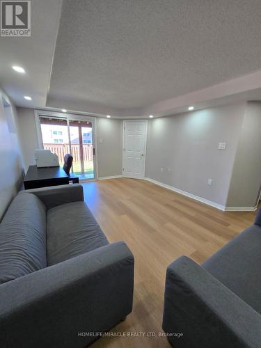 29 Nicholson Drive, Barrie, ON - Indoor