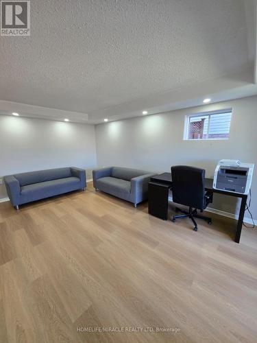 29 Nicholson Drive, Barrie, ON - Indoor