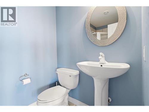 Lower level 3 piece bathroom with shower off the rec room - 448 Viewcrest Road, Kelowna, BC - Indoor Photo Showing Bathroom