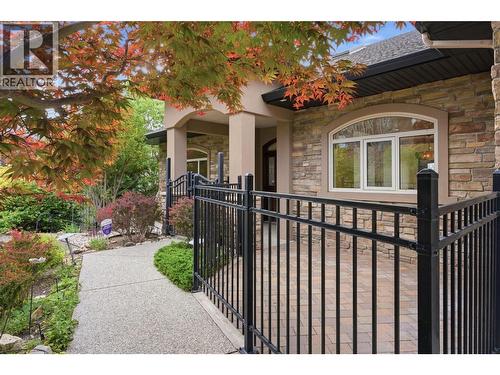 Front courtyard - 448 Viewcrest Road, Kelowna, BC - Outdoor With Deck Patio Veranda