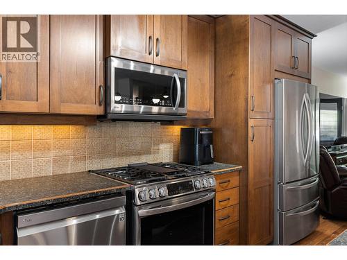 2211 Shannon Woods Place, West Kelowna, BC - Indoor Photo Showing Kitchen