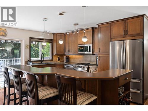 2211 Shannon Woods Place, West Kelowna, BC - Indoor Photo Showing Kitchen