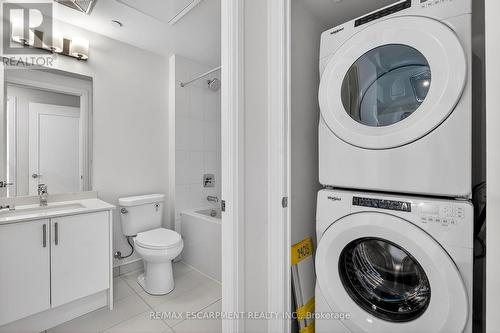 2408 - 27 Korda Gate, Vaughan, ON - Indoor Photo Showing Laundry Room