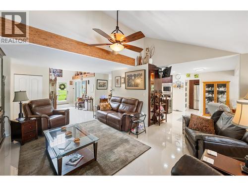 2900 River Road, Keremeos, BC - Indoor Photo Showing Living Room