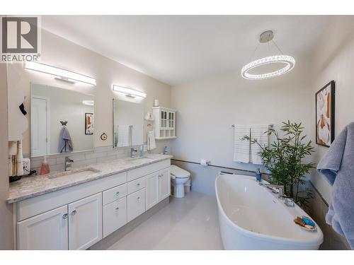 2900 River Road, Keremeos, BC - Indoor Photo Showing Bathroom