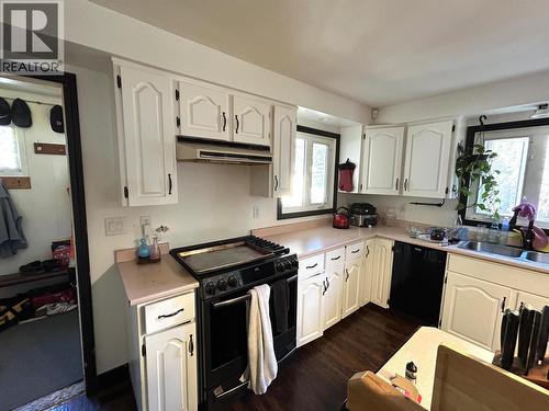 2008 Sommerville Road, Prince George, BC - Indoor Photo Showing Kitchen With Double Sink