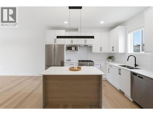 4601 97 Street Unit# 6, Osoyoos, BC - Indoor Photo Showing Kitchen With Double Sink With Upgraded Kitchen