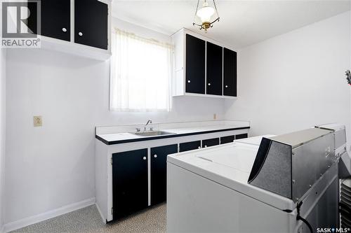 1901 William Avenue, Saskatoon, SK - Indoor Photo Showing Laundry Room