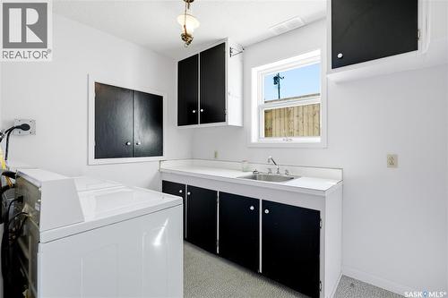 1901 William Avenue, Saskatoon, SK - Indoor Photo Showing Laundry Room