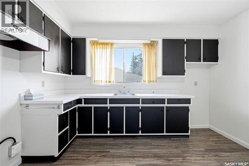 1901 William Avenue, Saskatoon, SK - Indoor Photo Showing Kitchen