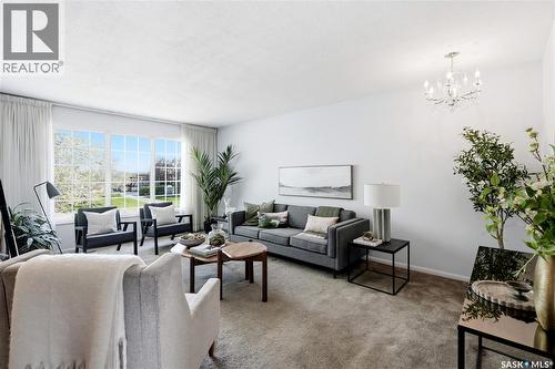 1901 William Avenue, Saskatoon, SK - Indoor Photo Showing Living Room
