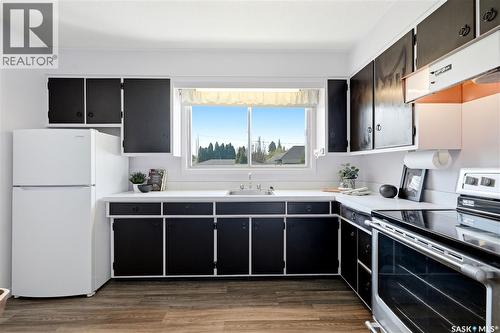 1901 William Avenue, Saskatoon, SK - Indoor Photo Showing Kitchen