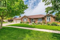 8 CHERRY RIDGE BOULEVARD Pelham, ON L0S 1C0