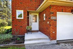 88 FURLONG CRESCENT  Ottawa, ON K2M 2H9