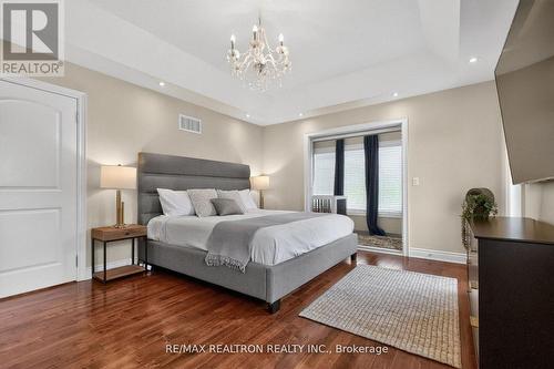 1001 Gorham Street, Newmarket, ON - Indoor Photo Showing Bedroom