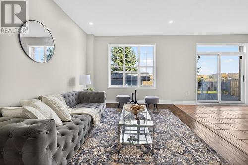 47 Upper Highlands Drive, Brampton, ON - Indoor Photo Showing Living Room