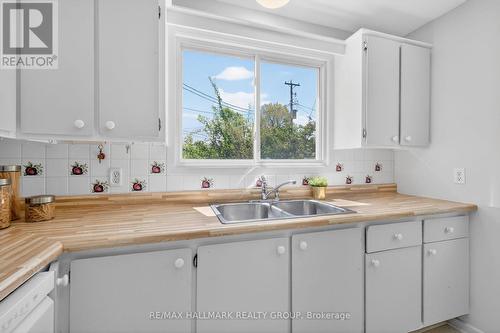 1286 Bonnie Crescent, Ottawa, ON - Indoor Photo Showing Kitchen With Double Sink