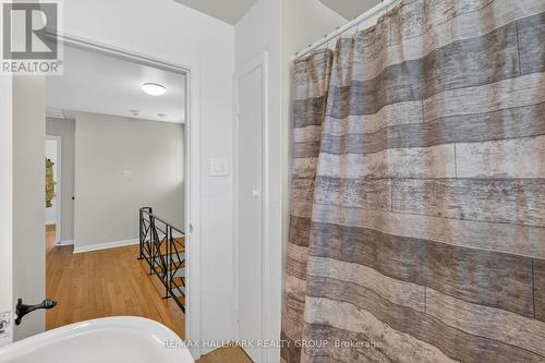1286 Bonnie Crescent, Ottawa, ON - Indoor Photo Showing Bathroom