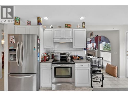 2657 Wild Horse Drive, West Kelowna, BC - Indoor Photo Showing Kitchen