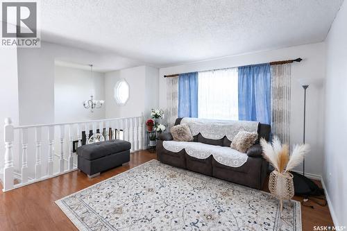 1699 Allbright Crescent, Prince Albert, SK - Indoor Photo Showing Living Room
