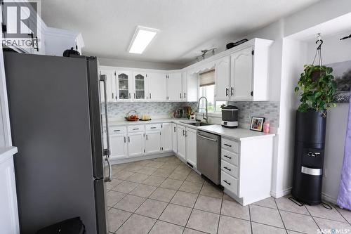 1699 Allbright Crescent, Prince Albert, SK - Indoor Photo Showing Kitchen