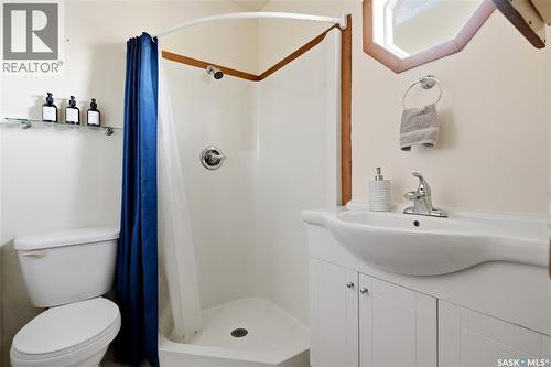 179 B-Say-Tah Road, B-Say-Tah, SK - Indoor Photo Showing Bathroom