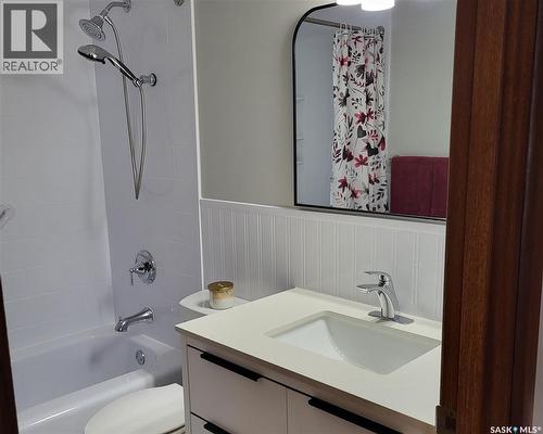 604 King Street, Imperial, SK - Indoor Photo Showing Bathroom