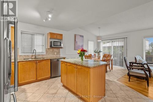 27 Nairn Street, Ottawa, ON - Indoor Photo Showing Kitchen