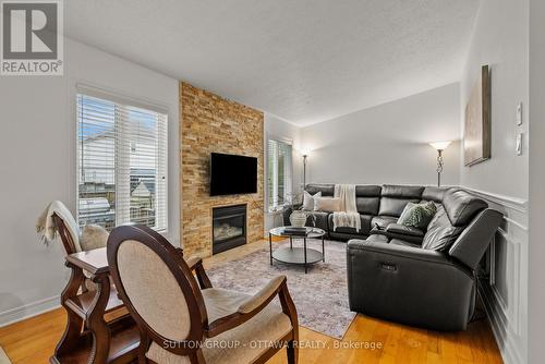 27 Nairn Street, Ottawa, ON - Indoor Photo Showing Living Room With Fireplace