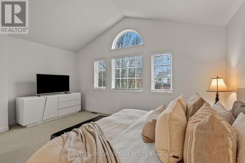 27 Nairn Street, Ottawa, ON - Indoor Photo Showing Bedroom