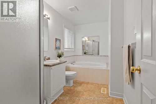 27 Nairn Street, Ottawa, ON - Indoor Photo Showing Bathroom