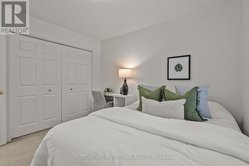 27 Nairn Street, Ottawa, ON - Indoor Photo Showing Bedroom