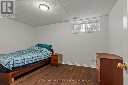 27 Nairn Street, Ottawa, ON - Indoor Photo Showing Bedroom