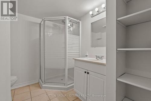 27 Nairn Street, Ottawa, ON - Indoor Photo Showing Bathroom