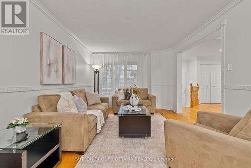 27 Nairn Street, Ottawa, ON - Indoor Photo Showing Living Room
