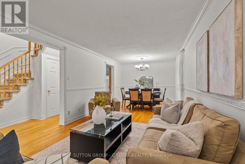 27 Nairn Street, Ottawa, ON - Indoor Photo Showing Living Room