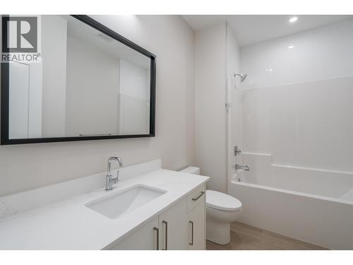 5053 Headlands Heights, Prince George, BC - Indoor Photo Showing Bathroom
