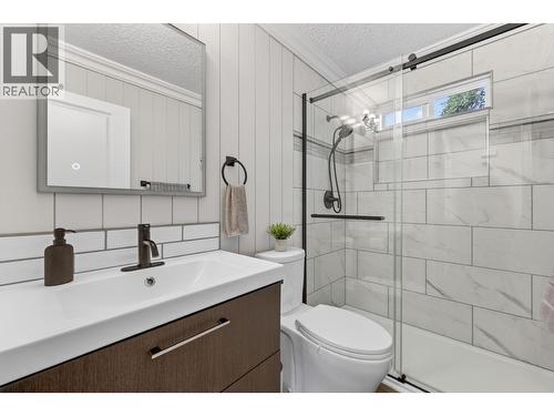 10911 Sherman Drive, Lake Country, BC - Indoor Photo Showing Bathroom