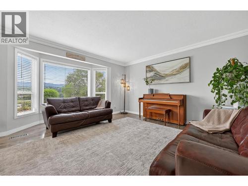10911 Sherman Drive, Lake Country, BC - Indoor Photo Showing Living Room