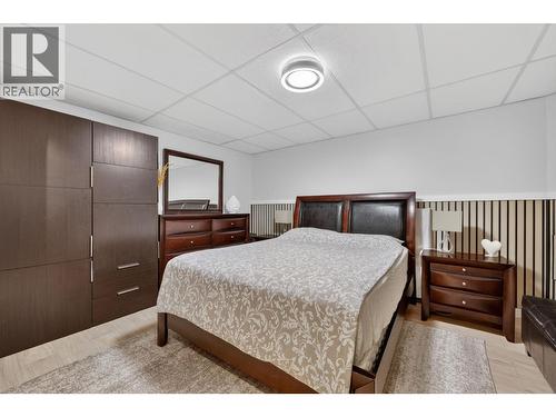 10911 Sherman Drive, Lake Country, BC - Indoor Photo Showing Bedroom