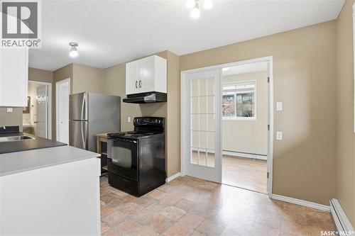 208B 4040 8Th Street E, Saskatoon, SK - Indoor Photo Showing Kitchen