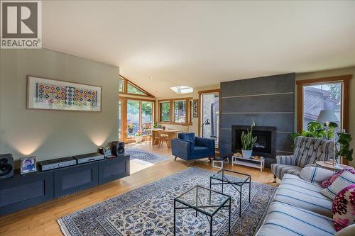 1001 Gilker Street, Nelson, BC - Indoor Photo Showing Living Room With Fireplace