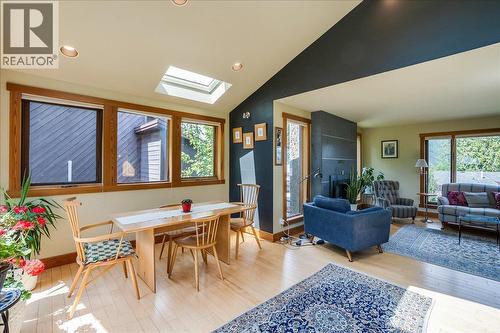 1001 Gilker Street, Nelson, BC - Indoor Photo Showing Living Room