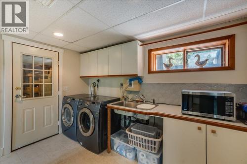 1001 Gilker Street, Nelson, BC - Indoor Photo Showing Laundry Room