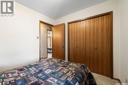 287 Rogers Road, Regina, SK - Indoor Photo Showing Bedroom