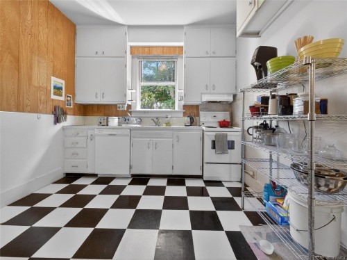 1215 Queens Ave, Victoria, BC 