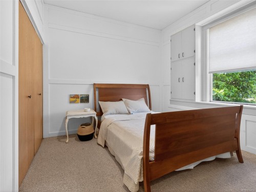 1215 Queens Ave, Victoria, BC 