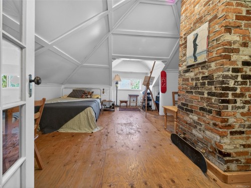 1215 Queens Ave, Victoria, BC 