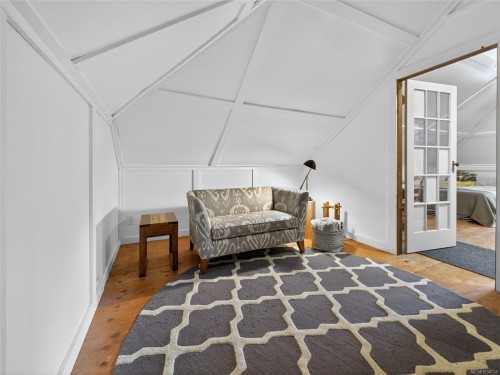 1215 Queens Ave, Victoria, BC 